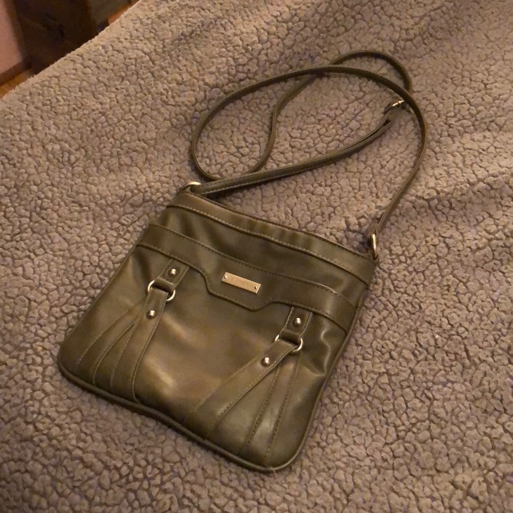 🌼Olive New Directions Crossbody Purse 🌼